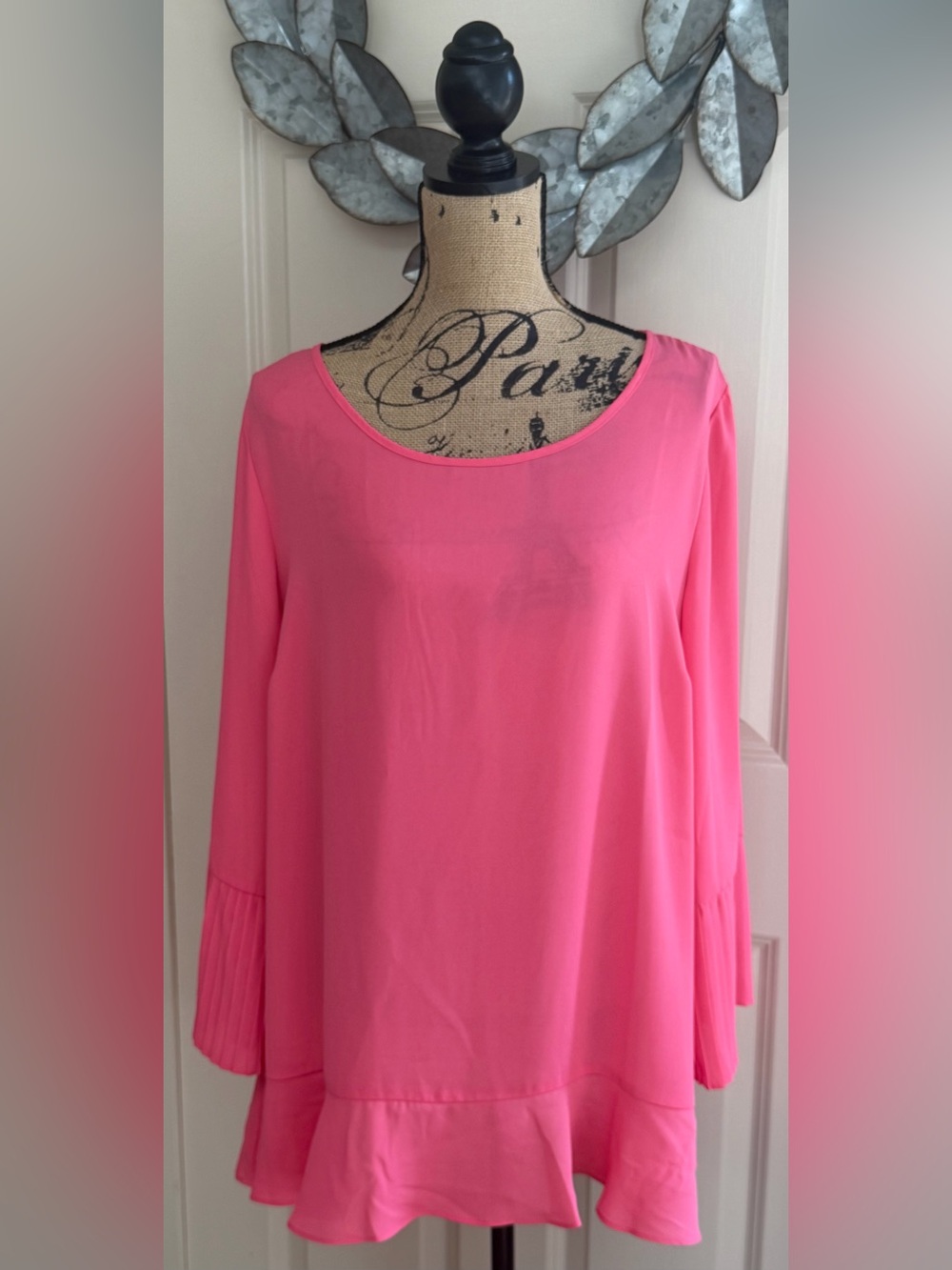 124: Hot Pink Women's Long Sleeve Scoop Neck Top - 18/20